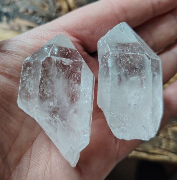 Product image of  Kirkas kvartsi, kärkikide 11 ja 12