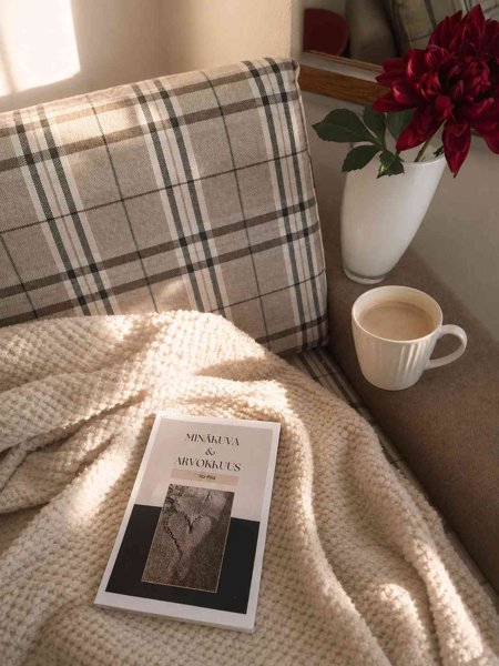 Product image of  Minäkuva & arvokkuus -minityökirja
