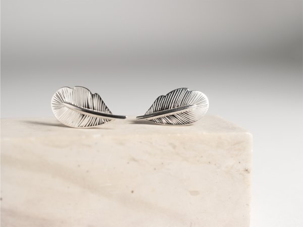 Product image of  'Höyhen' - korvakorut tapeilla