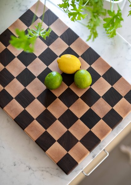 Product image of Päätypuuleikkuulauta shakki pähkinä/vaahtera (lievä II-laatu)