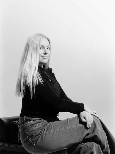 Product image of  Iiris Sjöblad x FIMAGE Luovuus, ryhmätyö, ohjaaminen, kuvaaminen