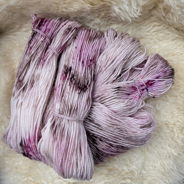 Product image of  Villasukka SPORT, 150 g, Alla kirsikkapuun, UNIIKKI