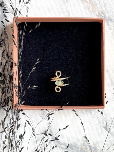 Product image of  "Held in the heart" -sormus (prehniitti)