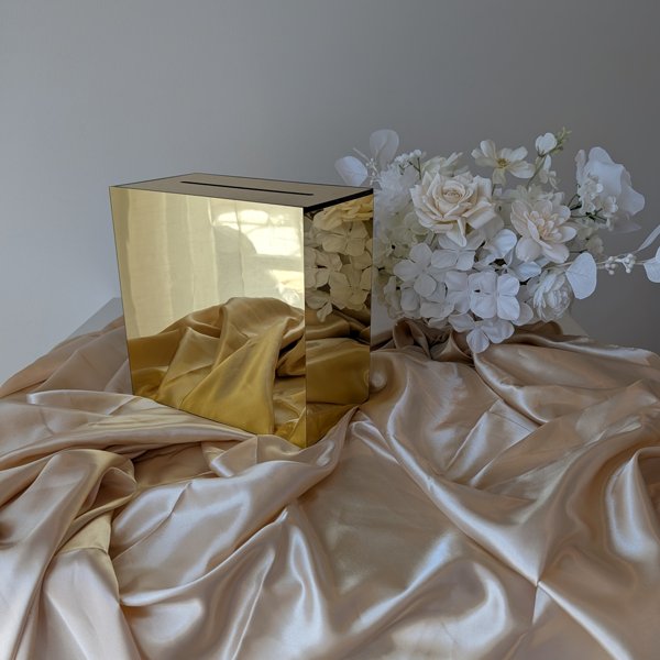 Product image of  GOLD - akryylinen korttilaatikko