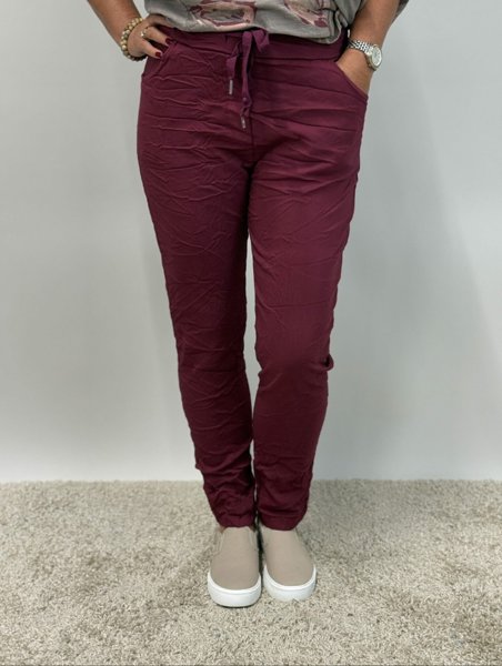 Product image of  Signe housut S/M VIININPUNAINEN