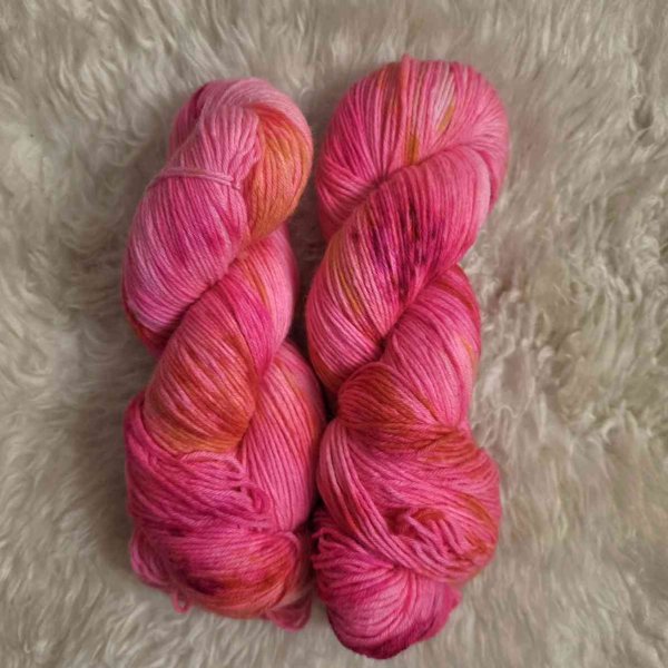 Product image of  Villasukka SPORT, 150 g, Flamingo fever, norm. 32 €