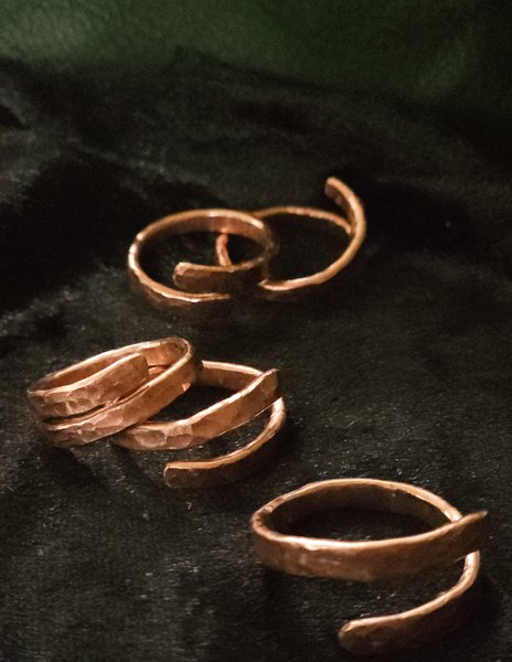 Product image of Käsin taottu Kuparilankasormus