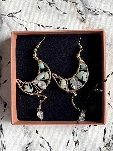 Product image of  "Moon Dancer” -korvakorut kivihelmillä, iso