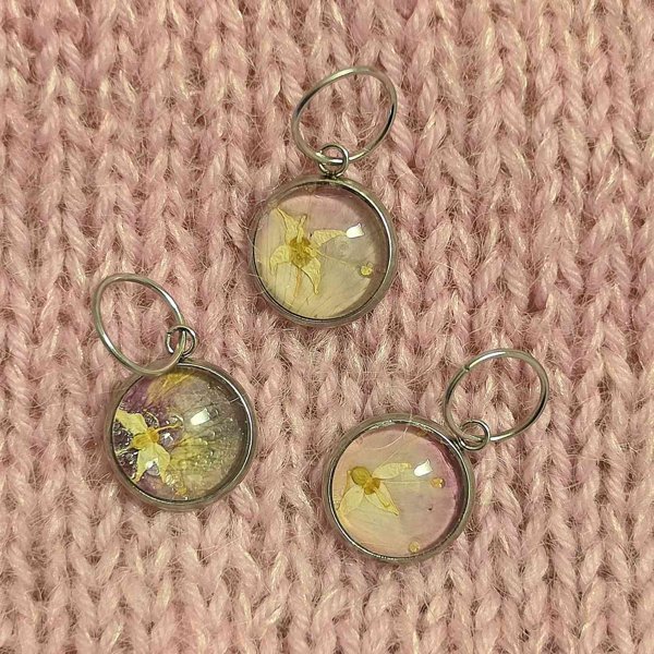 Product image of  Silmukkamerkki, Kedolla