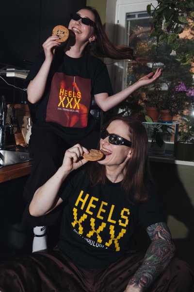 Product image of  Heels XXX - logo T-shirt size L