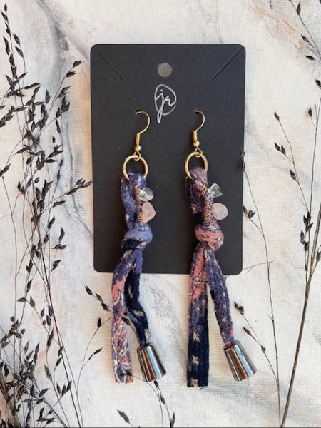 Product image of  ”Knot”-kierrätysnauhakorvikset (vuorikrist.&ruusukv.)